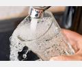 Bild: Patrick Pleul
Der Griff zum Hahn für ein Glas frisches Wasser kann im kommenden Jahr in Pressath in noch unbekannter Höhe teurer werden.