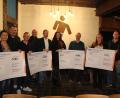 Bild: kro
Der „Fußballstammdisch Tirschenreuth“ spendete zusammen mit einigen Sponsoren 2000 Euro an drei soziale Einrichtungen. Im Bild: (von links) Martina Fuhrmann, Jürgen Haidl, Thomas Hetzel, Mario Bäumler, Jürgen Dümler, Birgit Bleitsien, Michael Mickisch, Lena Schedl und Holger Neid.