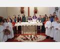 Bild: mez
Sehr gut besucht war der Familiengottesdienst zum 3. Advent in der Herz-Jesu-Pfarrkirche. Vor allem die jüngsten Gemeindemitglieder hatten sichtlich viel Spaß bei der Gestaltung des von den "Bunten Tönen" musikalisch gestalteten Heiligen Messe.