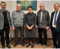 Bild: S. Wildenauer/exb
Der Kirchenchor St. Josef ehrt treue Mitglieder. Von links nach rechts: Pfarrer Markus Schmid, Hans Stock, Brigitte Schmid, Eduard Schultes, Piotr Pajak.
