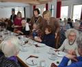 Bild: dob
Im Pfarrsaal "St. Marien" wurden die Senioren aus der Großgemeinde beim Adventnachmittag von den Seniorenbeauftragten Martha Bauer und Lydia Mittelmeier (von rechts) verwöhnt. Unterstützung erhielten sie von Bürgermeister Andreas Wutzlhofer und Luise Schmidt-Huber (von links).