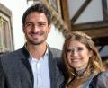 Bild: Matthias Balk/dpa/Archivbild
Fußballspieler Mats Hummels und seine damalige Frau Cathy Hummels auf dem Oktoberfest.