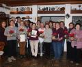 Bild: Petra Zach/exb
Alle Geehrten des Gartenbauvereins Wildeppenried erhielten eine Urkunde des Kreisverbandes und als kleine Anerkennung ein dekoratives Geschenk mit einem Weihnachtsstern. 