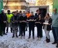 Bild: sm
Die Klasse 8M der Pestalozzi-Mittelschule überraschte die Bauarbeiter, die gerade das neue Schulhaus bauen, mit einer Kuchen-Aktion.