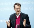 Symbolbild: Carsten Koall
Bundesgesundheitsminister Karl Lauterbach (SPD) hat bei einer Pressekonferenz Ende November angekündigt, dass die Impfverordnung nun doch bis Anfang April gelten soll.