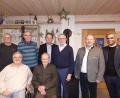 Bild: Wolfgang Doleschal/exb 
Das Bild zeigt (stehend von links) Stefan Daubner, Paul Sischka, Ortsvorsitzenden Wolfgang Doleschal, Zweiten Bürgermeister Christian Drehobel, Bürgermeister Bernhard Schindler und Pater Joy sowie (sitzend von links) Martin Drehobel und Alois Praller.