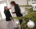Symbolbild: Andreas Gebert/dpa
Konflikte unterm Christbaum sind meist nur die Spitze von Problemen, die unterschwellig in den Familien brodeln.