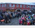 Bild: jr
Großes Interesse fand am Sonntagnachmittag das „Singen unterm Christbaum“ in Konnersreuth.