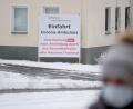 Bild: Sebastian Willnow / dpa
Corona-Ambulanz des Vogtland-Klinikums in Sachsen. Ein Post-Covid-Zentrum gibt es seit diesem Monat auch am Uniklinikum Erlangen. Für Betroffene können aber auch Selbsthilfegruppen wichtige Unterstützung leisten.