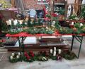 Bild: exb
Viel Mühe investierte der Pressather Missionskreis in handgearbeitete Adventskränze und Weihnachtsschmuck. Der Verkaufserlös kam sechs sozialen Vereinen und Einrichtungen zugute.