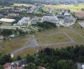 Archivbild: Gustl Beer
Seit dem Verkauf des alten Festplatzes im Sommer 2021 bieten sich neue Möglichkeiten für das Areal. Im Hintergrund (von rechts) Schützenhaus, E-House, FOS/BOS und Technische Hochschule sowie das Areal des TC Am Postkeller.