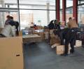 Bild: BSZ Wiesau/exb
Das Berufliche Schulzentrum Wiesau startete wieder eine Hilfsaktion. Die für die Ukraine bestimmten Güter wurden in der Aula des Schulzentrums zwischengelagert und für den Abtransport vorbereitet.