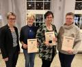 Bild: vsr
Für ihr ehrenamtliches Engagement zeichnete Bürgermeisterin Höcht (von links nach rechts) Brigitte Grünbauer, Anneliese Krenkel und Petra Sieder aus.