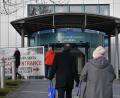Bild: Petra Hartl
Viele Patienten, viele kranke Mitarbeiter: Im Klinikum St. Marien Amberg ist die Lage "angespannt", aber nicht "katastrophal", sagt der stellvertretende Vorstand Hubert Graf.