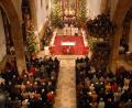 Archivbild: Petra Hartl
Kein Platz mehr frei: So voll wie in der Christmette ist es in der Sulzbacher Stadtpfarrkirche St. Marien äußerst selten.
