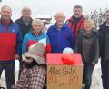 Bild: gis
Das Bild zeigt den Jubilar mit seinen Gratulanten (von links): Bergwacht-Bereitschaftsleiter Holger Schmidt, Zweiter Bürgermeister Franz Scharl, Ehefrau Christl Kastl, Jubilar Albert Kastl, Heribert Lehnert, Tochter Marion Kastl und Bürgermeister Franz Tauber.