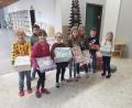 Bild: Jobst-vom-Brandt-Schule/exb
Kinder der Jobst-vom-Brandt-Schule haben fleißig Päckchen gepackt.