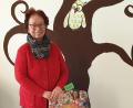 Bild: Familienzentrum Mittendrin/exb
Zum Abschied hat Marianne Fütterer einen Stuhl von der Kemnather Kinderkunst erhalten