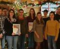 Bild: exa
Die Steinwaldmusikanten Pullenreuth zeichneten auf ihrer Weihnachtsfeier Mitglieder für ihre Treue aus. Auf dem Bild (von links): Zweiter Vorsitzender Andreas Rickauer, Patrick Wegmann, Felix Opel, Erste Vorsitzende Marina Scherm, Josef Rickauer, Julia Scherm, Sophia Bayer, Bernadette Lippert, Veronika Rickauer, Benjamin Ritter und Dirigent Johannes Hecht.