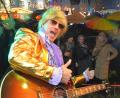 Bild: Kunz
Johnny Gold begeistert auch bei Regenwetter seine Fans.