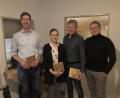 Bild: Bauernkapelle Münchenreuth/exb
Ehrungen gab es für (von links) Klaus Sommer, Veronika Kraus und Alexander Ernstberger. Dirigent Peter Fuhrmann gratulierte.