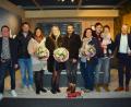 Bild: ubb
Strahlende Gesichter bei der Traumpaar-Aktion: von links Prokurist Wolfgang Horn vom Einrichtungshaus Interliving Gleißner, Christian und Nina Wittmann aus Waldthurn (Platz zwei), Patricia und Martin Köppl aus Amberg (Platz drei), Petra, Hans und Tochter Mia Ach aus Eslarn (Platz eins) sowie Detlev Haas, Leitung Verlagskundengeschäft von Oberpfalz-Medien.