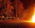 Archivbild: bsc
Das große Bergfeuer (hier ein Bild aus dem Jahr 2018) lockte stets viele Besucher auf den Friedenfelser Schusterberg. Stattfinden kann es vermutlich erst wieder 2023.