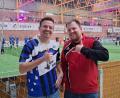 Bild: Oberpfalz Medien
Julian Trager (l) und Matthias Schecklmann - zwei aktive Fußballspieler aus der Region und die Moderatoren des "Fehlpass"-Podcasts beim Ziegler-Group-Karriere-Cup.