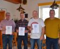 Bild: ak
Das Bild zeigt die Geehrten (von links) Josef Brunner, Walter Traßl, Tobias Kreuzer und Firmeninhaber Max Traßl.