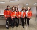 Bild: kaz
Zwei Jahre Impfzentrum liegen hinter den Mitarbeitern des Roten Kreuzes: (von links) Leiter des Impfzentrum Gerald Wagner, Corinna Goller, Andrea Bücherl, Aysun Karagöz, Dr. Albert Frank und Silvia Kretschmar.