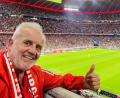 Bild: Hofmann
In der Allianz Arena ist Bernd Hofmann Stammgast. Seine Bayern feuert er auch bei Auswärtsspielen an.