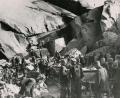 Archivbild: Niederländisches Institut für Kriegsdokumentation.
Das SS-Foto von 1942 zeigt Häftlinge im Steinbruch des damaligen Konzentrationslagers Flossenbürg. Auch Ernst Nonnenmacher wurde hier geschunden.