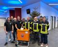 Bild: Stephan Bodensteiner/exb
Der Flosser Burschenverein spendet 1000 Euro an die Feuerwehr Floß.