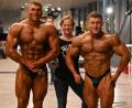 Bild: Toms Sportstudio/exb
Die beiden Athleten Jakob Bock (links) und Tobias Limbacher zusammen mit Betreuerin Heidi Grießbach, Betreuerin im Team Wetterau.