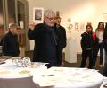 Bild: gf
Achim Hüttner versteigerte in der Alten Feuerwache Kunst zugunsten der Amberger Tafel.