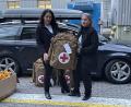 Bild: exb
Mit Life-Save-Rucksäcken leisten Helfer vor Ort in der Ukraine erste medizinische Hilfe. Das unterstützt der Weidener Rotary-Club Weiden Max Reger um Präsidentin Susanne Friedrich-Kraus (rechts) und Christina Kopp.