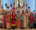 Bild: R. Kreuzer
In Gruppen zogen die Sternsinger in Letzau und den Nachbarorten durch die Straßen.