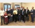 Bild: wro
Höhepunkt des Neujahrsempfangs am Sonntag waren die Ehrungen durch Bürgermeister Matthias Grundler (rechts).