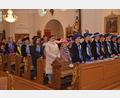 Bild: gbj
Die Faschingsgesellschaft Plößberg kam in Vereinsgewändern zum Faschingsgottesdienst in die Pfarrkirche St. Georg.