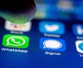 Symbolbild: Zacharie Scheurer/dpa
Unbekannte ergaunerten über Whatsapp mehrere Tausend Euro.
