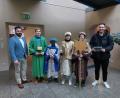 Bild: krb
Die Sternsinger haben auch Neustadts Bürgermeister Sebastian Dippold (links) besucht und von ihm eine Spende bekommen.