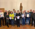 Bild: Maria Wagner/exb
Unser Bild zeigt (von links) Pfarrgemeinderatssprecher Markus Fichtner, Pater Klaus Kniffki, Pastoralreferentin Maria Wagner, Lena Zintl, Johannes Frank, Claudia Wolf, Lothar Fichtner, Cornelia Wagner, Josef Wallerer, Antonia Lindner, Hans Reger, Willibald Schreiber, Kirchenpfleger Markus Gmeiner und Stadtpfarrer Konrad Amschl.