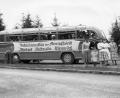 Bild: Archiv Werner Robl
Bevor die Belegschaft der Strumpffabrik Herbert Fritzsche auf Reisen ging, wurde ein Foto geschossen. Das undatierte Bild vom Betriebsausflug wurde vermutlich in den 1960er Jahren gemacht.
