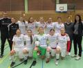 Bild: bra
Das erfolgreiche Team des TSV Theuern mit (von links) Betreuer Bernhard Müller, Trainerin Anna Luschner und (von rechts) den BFV-Verantwortlichen Kerstin Costa und Kerstin Ernst.
