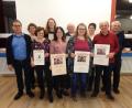 Bild: amö
Kirchenpfleger Michael Brandl (links), Pfarrgemeinderatssprecherin Karin Held (Dritte von rechts) und Pfarrer Eugen Wismeth (rechts) dankte (von links) Monika Schafbauer, Brigitte Pößl, Stefanie Lacher, Tina Ebner, Alois Schmitzer, Andrea Dirnberger und und Alois Schwendner für ihren Einsatz.