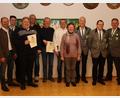Bild: mrr
Einige Mitglieder der Schützengesellschaft Edelweiß Wolfsbach werden geehrt (von links): Bürgermeister Hans Ram, Zweiter Schützenmeister Marco Meier, John Neal, Josef Singer, Lothar Donhauser, Thomas Drick, Renate Kastl, Wolfgang Reichert, Ehrenmitglied Johann Hollweck und Erster Schützenmeister Heiner Graf.