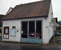 Bild: wku
1972 wurde das neue Feuerwehrhaus an der Stelle des ehemaligen Hirtenhauses in Kürmreuth errichtet. Zum 125-jährigen Jubiläum der Wehr wird es nun renoviert, so dass es zu den Feierlichkeiten im neuen Glanz erstrahlt