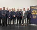 Bild: Jürgen Schindler
Alois Schieder (links) wurde nach 50 Jahren aktiven Dienst bei der Feuerwehr Störnstein in den Ruhestand verabschiedet, Zoe Zierold und Maria Voit (Vierte und Sechste von links) zu Feuerwehrfrauen ernannt und David Voit und Johannes Härtl (Dritter und Fünfter von links) zu Atemschutzgeräteträger befördert.