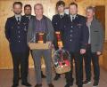 Bild: wro
Jubiläum feierten Josef Englmann (Dritter von links) und Jürgen Koller (Zweiter von rechts). Neuer Schriftführer ist Thomas Ernstberger (Zweiter von links). Ihnen gratulierten Vorsitzender Sebastian Käs (links), Zweiter Vorsitzender Christian Höfer (Dritter von rechts) und Bürgermeister Wolfgang Braun (rechts).