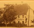 Archivbild: Heimatverein
Karlheinz Keck ist es ein auch persönliches Anliegen, die ehemalige Apotheke neben der Bergkirche als „historischen Akzent“ in ihrem Ursprungszustand zu erhalten.